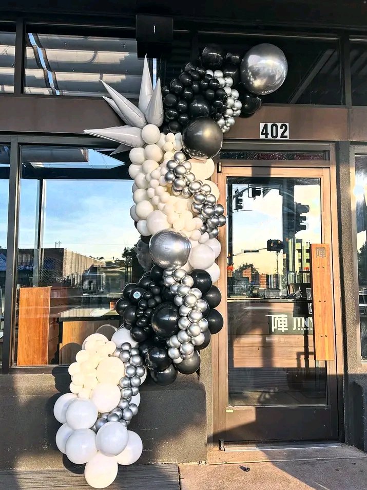 Black and White Wedding Decor