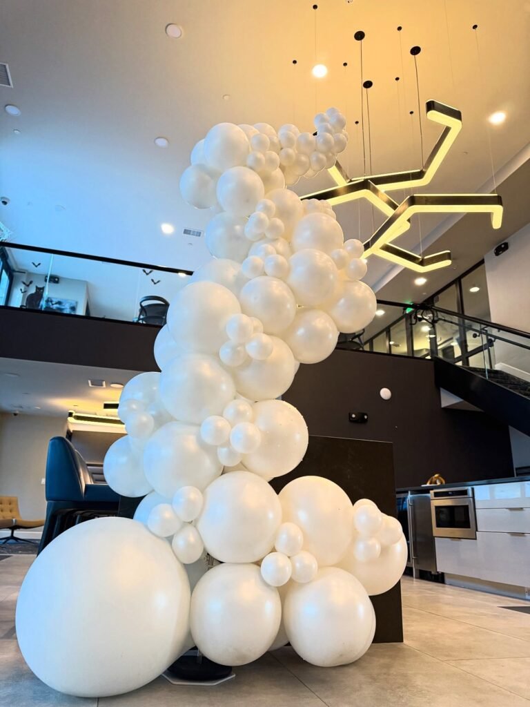 Wedding Anniversary Balloon Decoration Ideas