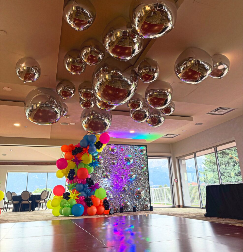 balloon ceiling decor
